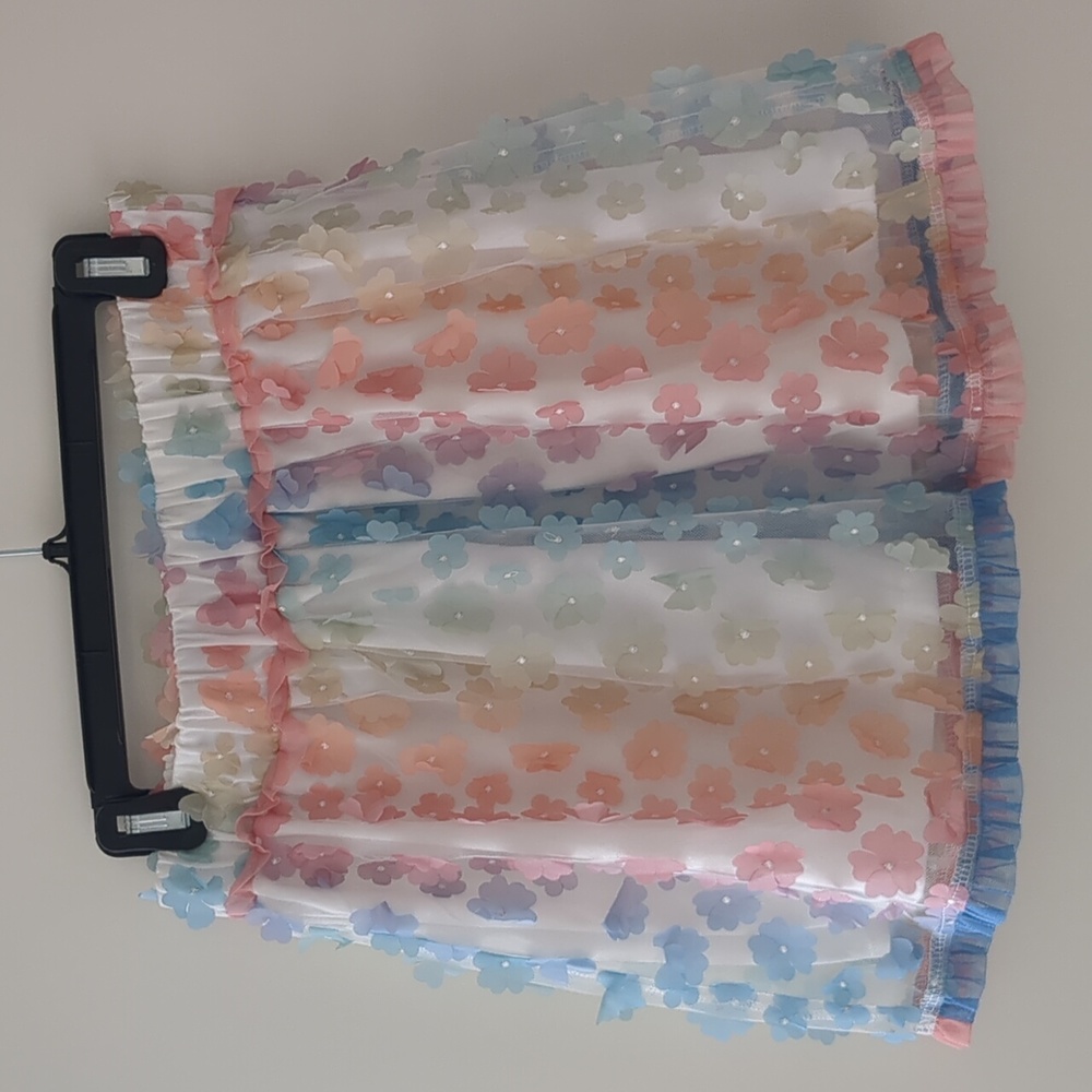 Like new 3d flower skirt